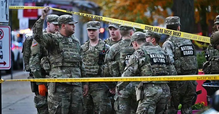 নিরাপত্তাকর্মী